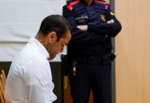 Daniel Alves é condenado a 4 anos e 6 meses de prisão por estupro