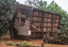 Casa tombada, cemitério alagado e lama por todos os lados: a situação de Lajeado após série de enchentes
